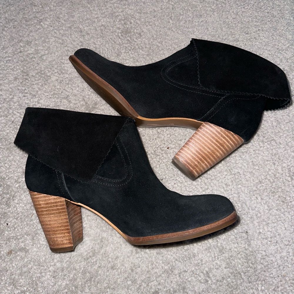 NWOB UGG Fold Over Western Style Booties Black Suede